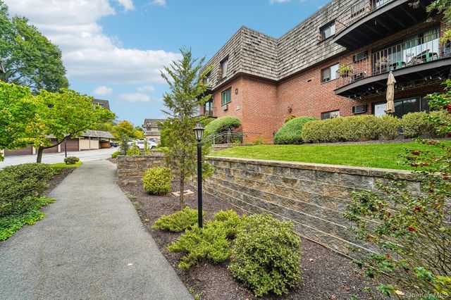 4 Briarcliff Drive S 9, Ossining, NY 10562