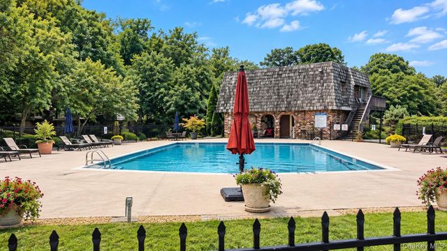 4 Briarcliff Drive S 9, Ossining, NY 10562