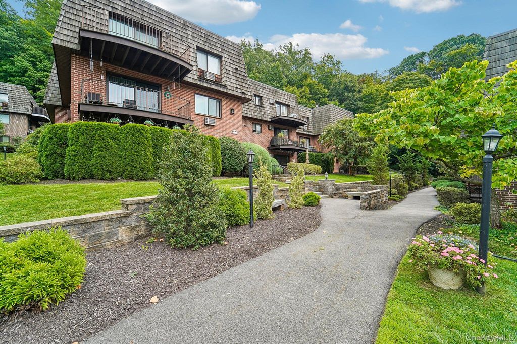 4 Briarcliff Drive S 9, Ossining, NY 10562 — exterior