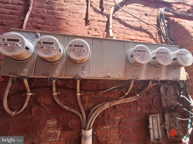 215 W VINE ST, Lancaster, PA 17603