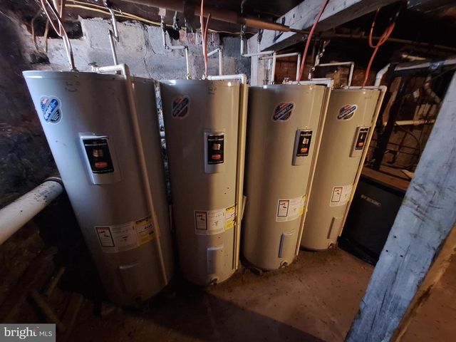 215 W VINE ST, Lancaster, PA 17603