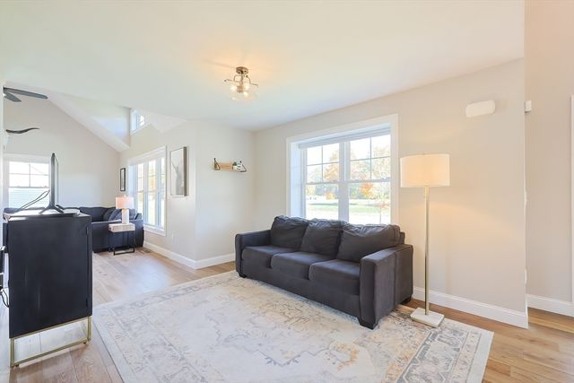 11 Lighthouse Ln, Westminster, MA 01473