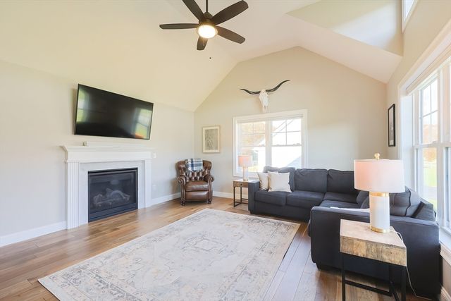 11 Lighthouse Ln, Westminster, MA 01473