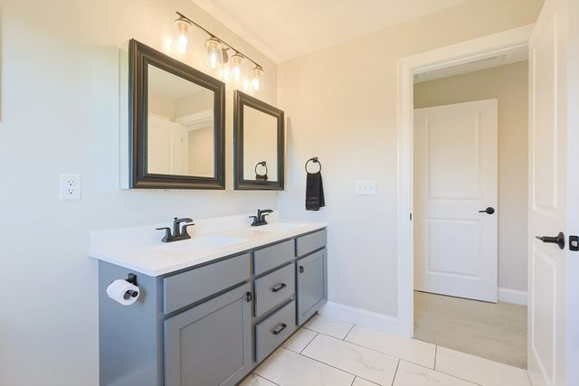 11 Lighthouse Ln, Westminster, MA 01473
