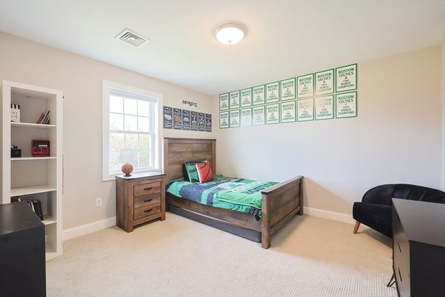 11 Lighthouse Ln, Westminster, MA 01473