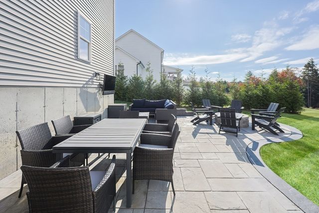 11 Lighthouse Ln, Westminster, MA 01473