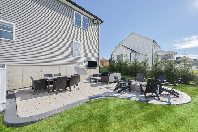 11 Lighthouse Ln, Westminster, MA 01473