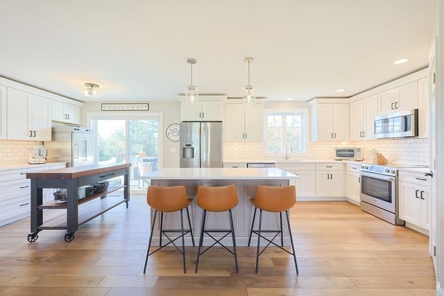 11 Lighthouse Ln, Westminster, MA 01473