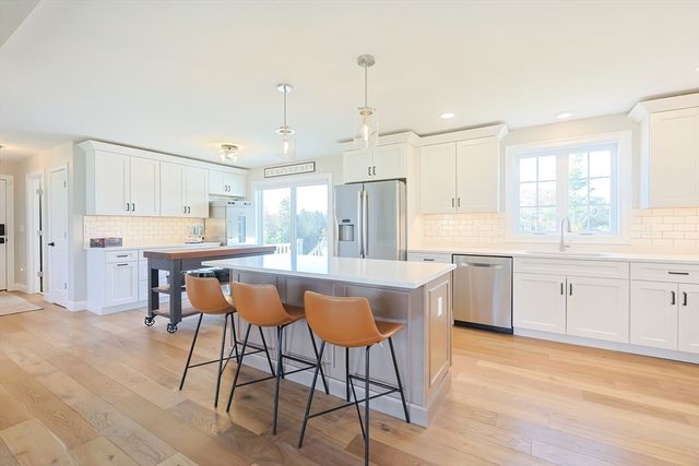 11 Lighthouse Ln, Westminster, MA 01473