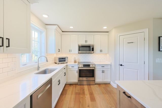 11 Lighthouse Ln, Westminster, MA 01473