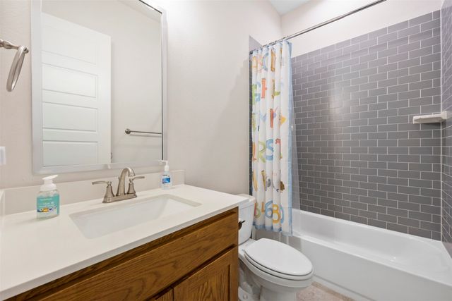 20 Ellis Oak Court, Waxahachie, TX 75167