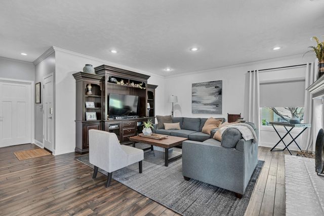 2522 N High Point Cir, Wichita, KS 67205