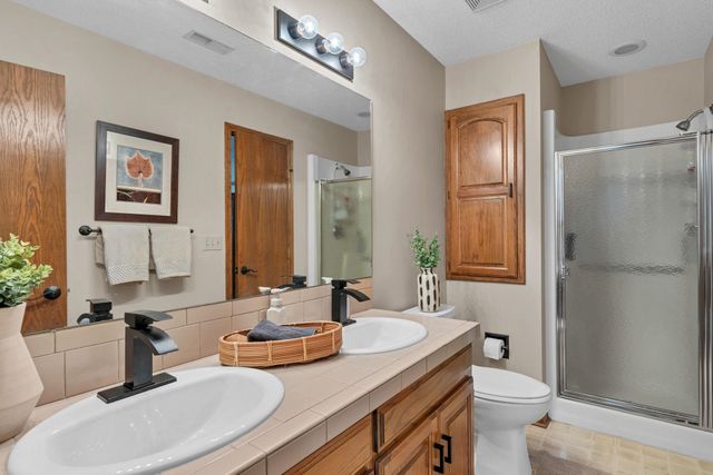 2522 N High Point Cir, Wichita, KS 67205