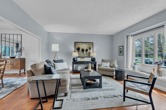 2522 N High Point Cir, Wichita, KS 67205