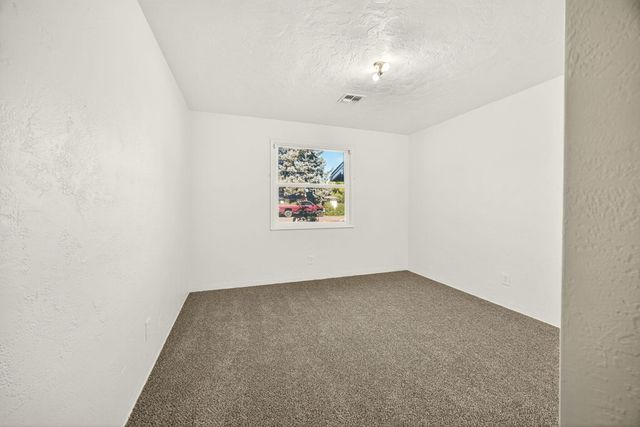 3275 Britt Avenue, Medford, OR 97501