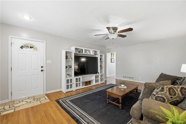 4501 E 105th Street, Kansas City, MO 64137