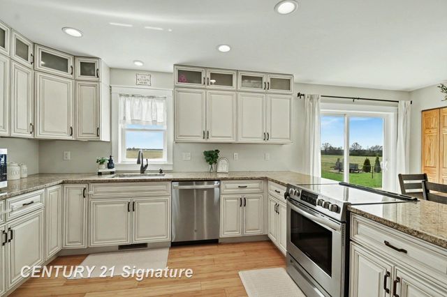 8679 Gilmour Lane, Freeland, MI 48623