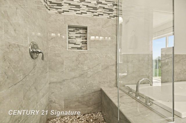 8679 Gilmour Lane, Freeland, MI 48623