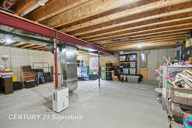 8679 Gilmour Lane, Freeland, MI 48623