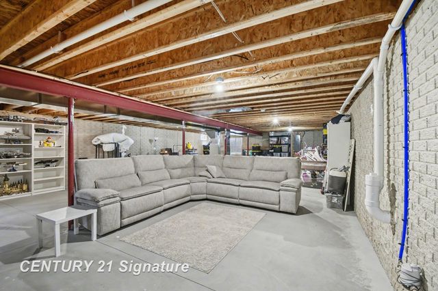 8679 Gilmour Lane, Freeland, MI 48623