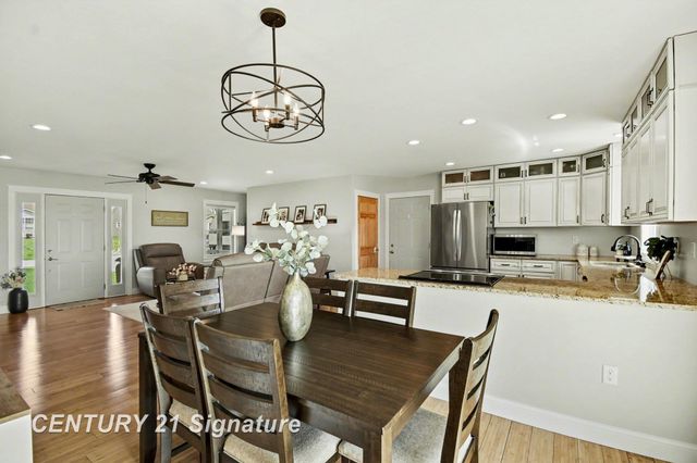 8679 Gilmour Lane, Freeland, MI 48623