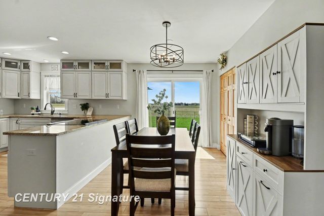 8679 Gilmour Lane, Freeland, MI 48623
