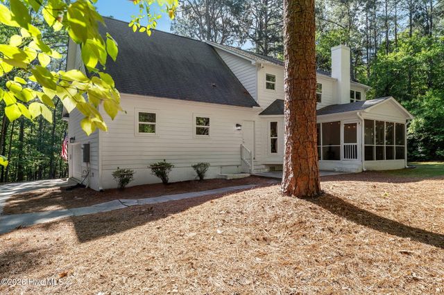 108 James Creek Road, Southern Pines, NC 28387
