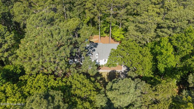 108 James Creek Road, Southern Pines, NC 28387