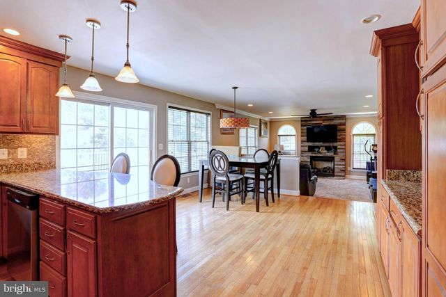 2220 SILVER LANE RD, Essex, MD 21221