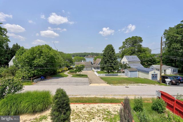 2220 SILVER LANE RD, Essex, MD 21221