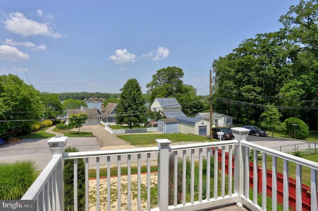 2220 SILVER LANE RD, Essex, MD 21221