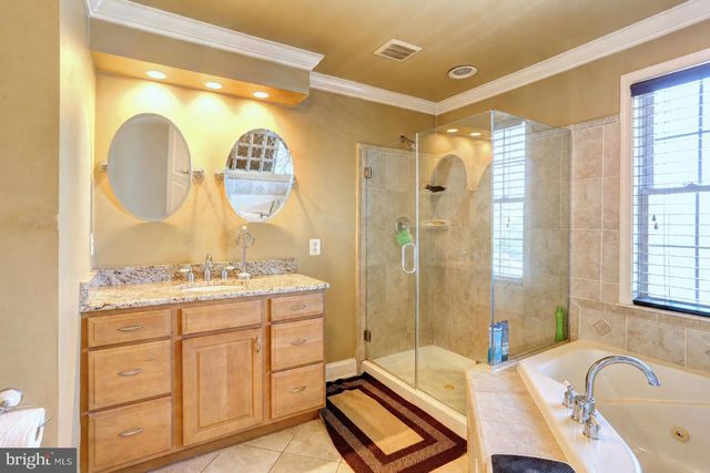 2220 SILVER LANE RD, Essex, MD 21221