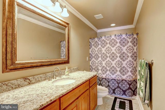 2220 SILVER LANE RD, Essex, MD 21221