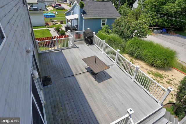 2220 SILVER LANE RD, Essex, MD 21221
