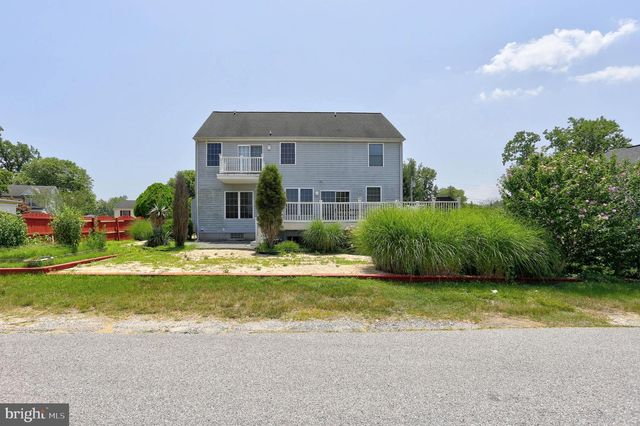 2220 SILVER LANE RD, Essex, MD 21221