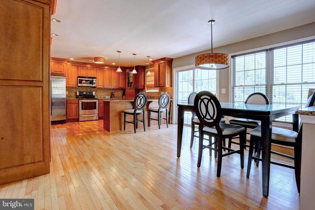 2220 SILVER LANE RD, Essex, MD 21221