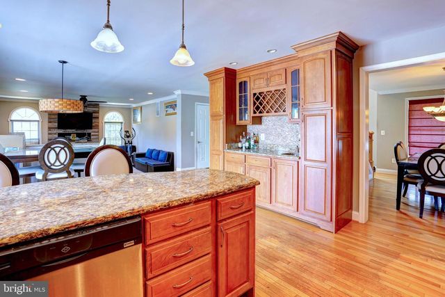 2220 SILVER LANE RD, Essex, MD 21221