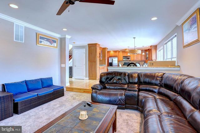 2220 SILVER LANE RD, Essex, MD 21221