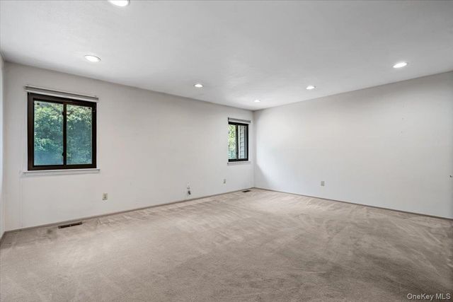 2 Maple Run Drive, Jericho, NY 11753