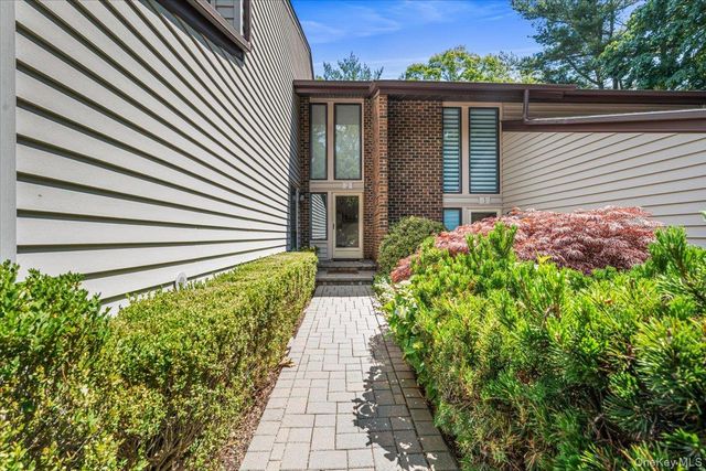 2 Maple Run Drive, Jericho, NY 11753
