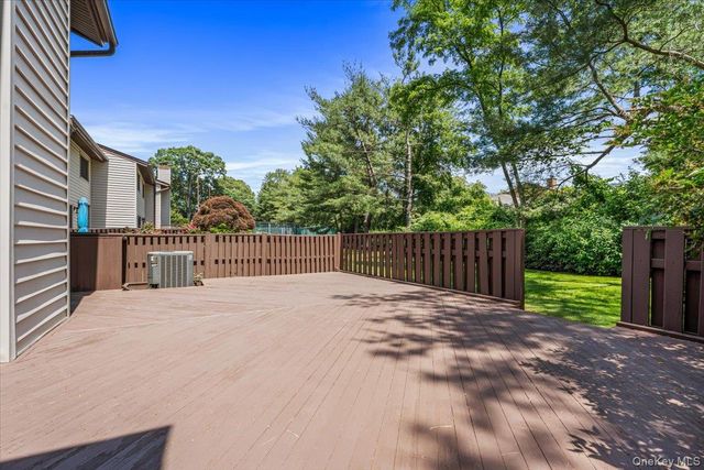 2 Maple Run Drive, Jericho, NY 11753