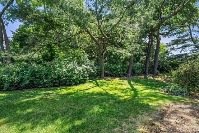 2 Maple Run Drive, Jericho, NY 11753