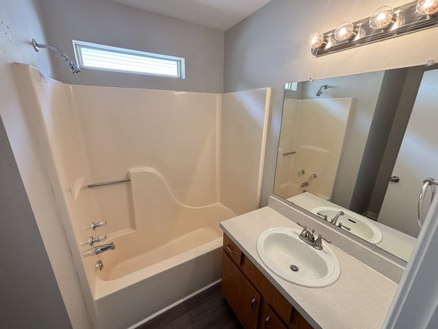 5907 Colchester Dr, Hermitage, TN 37076