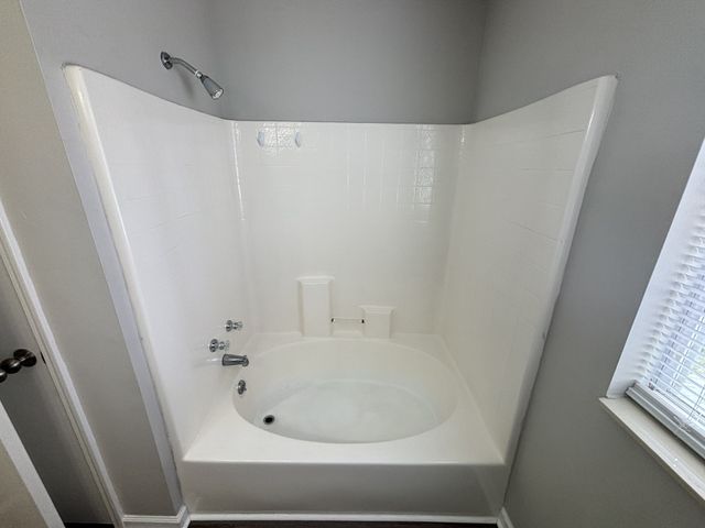 5907 Colchester Dr, Hermitage, TN 37076
