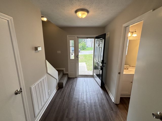 5907 Colchester Dr, Hermitage, TN 37076