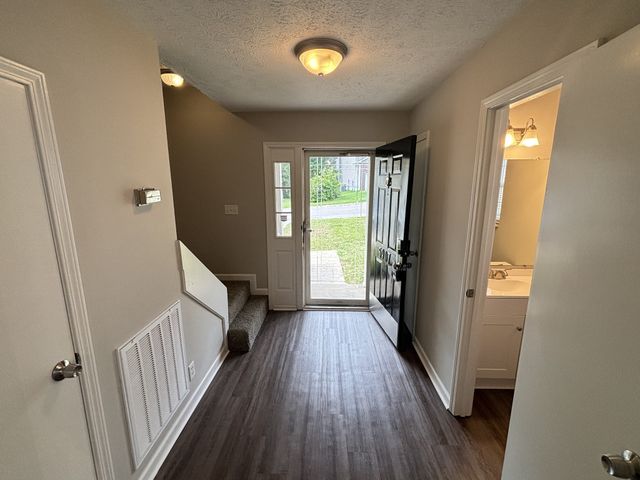 5907 Colchester Dr, Hermitage, TN 37076
