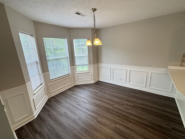 5907 Colchester Dr, Hermitage, TN 37076