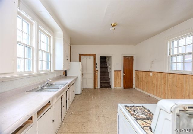 221 Wood Avenue, Buffalo, NY 14211