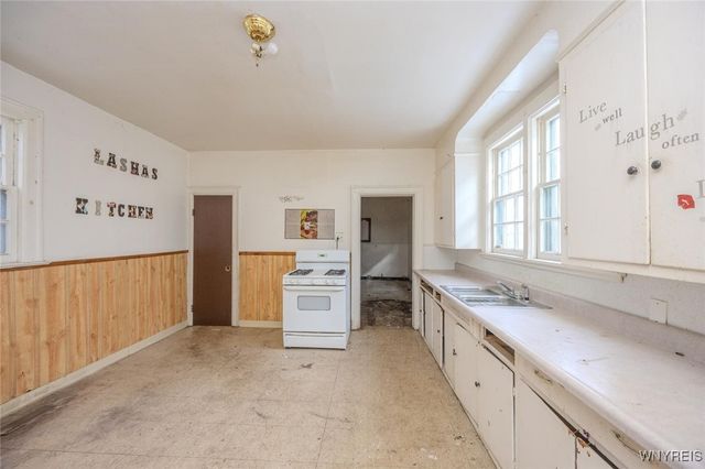 221 Wood Avenue, Buffalo, NY 14211