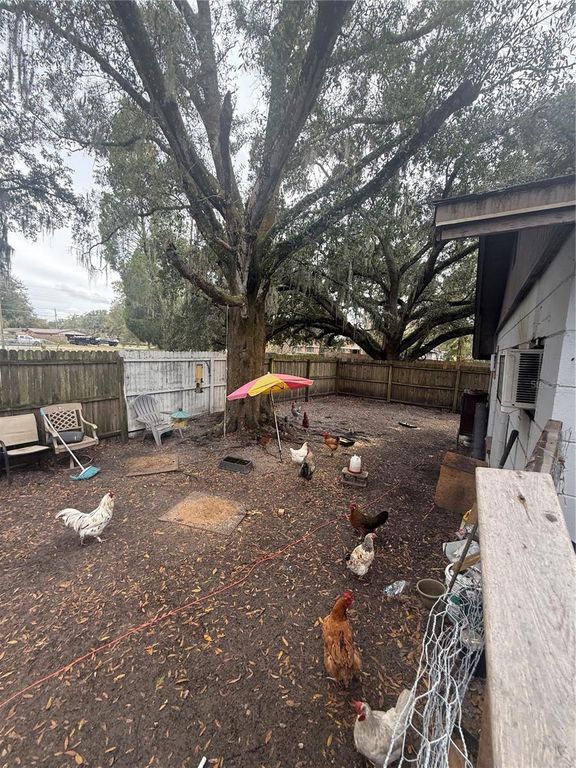 Image 13 of property listing at 1005 W WASHINGTON STREET, Plant City, FL 33563